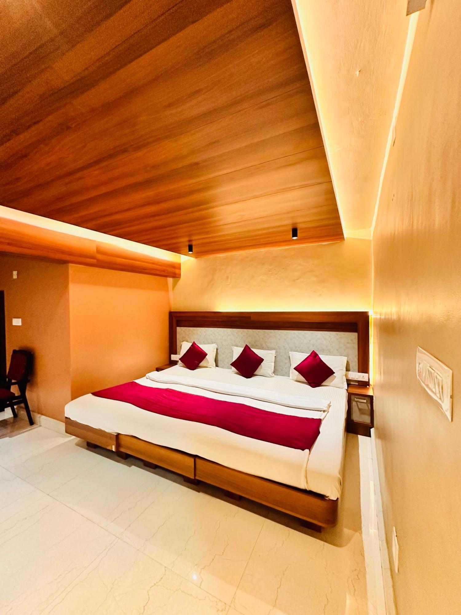 Hotel City Palace Ooty Esterno foto