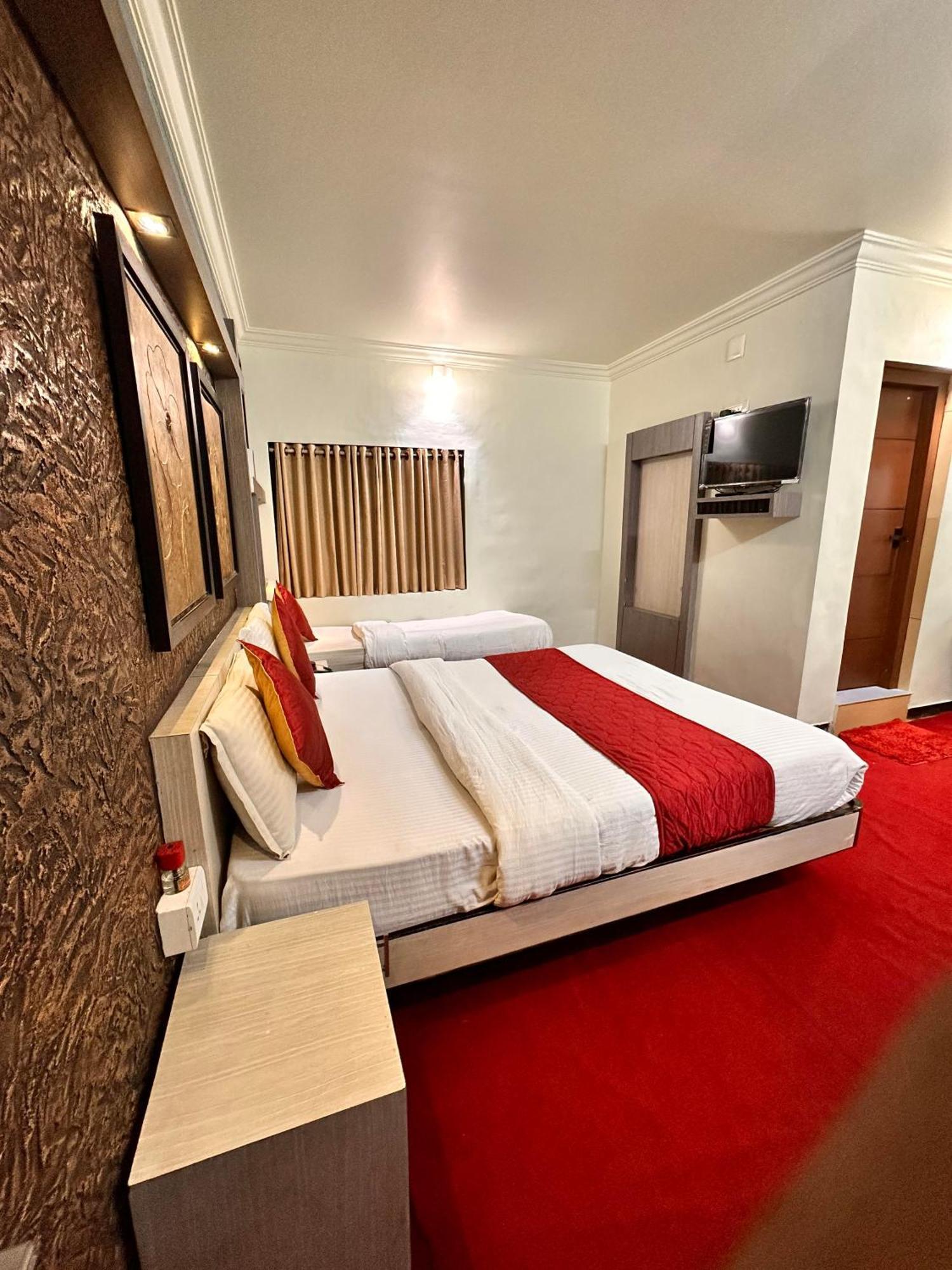 Hotel City Palace Ooty Esterno foto