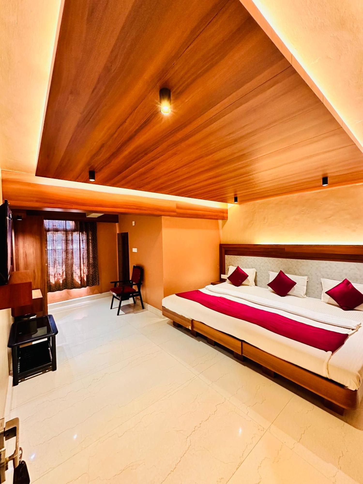 Hotel City Palace Ooty Esterno foto