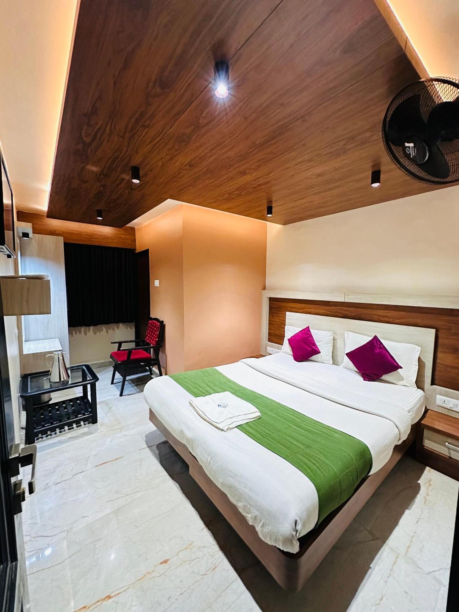 Hotel City Palace Ooty Esterno foto